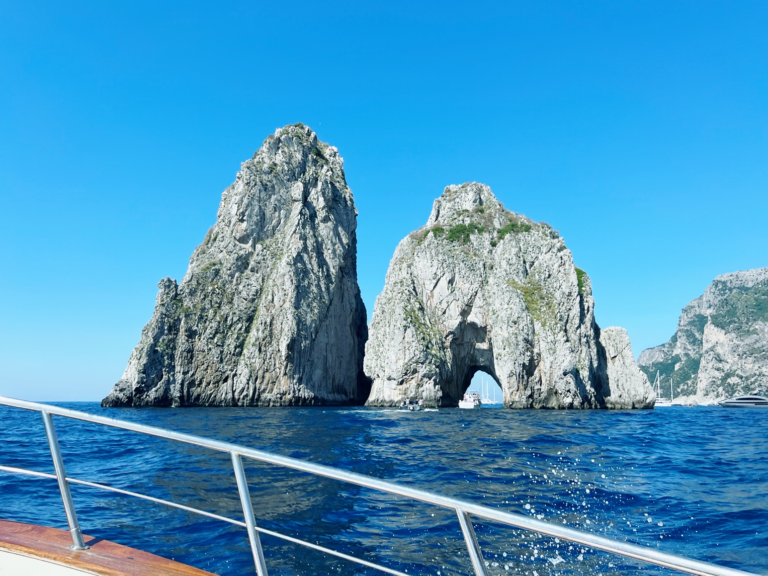 浪漫日船 ~ Capri “I Faraglioni”