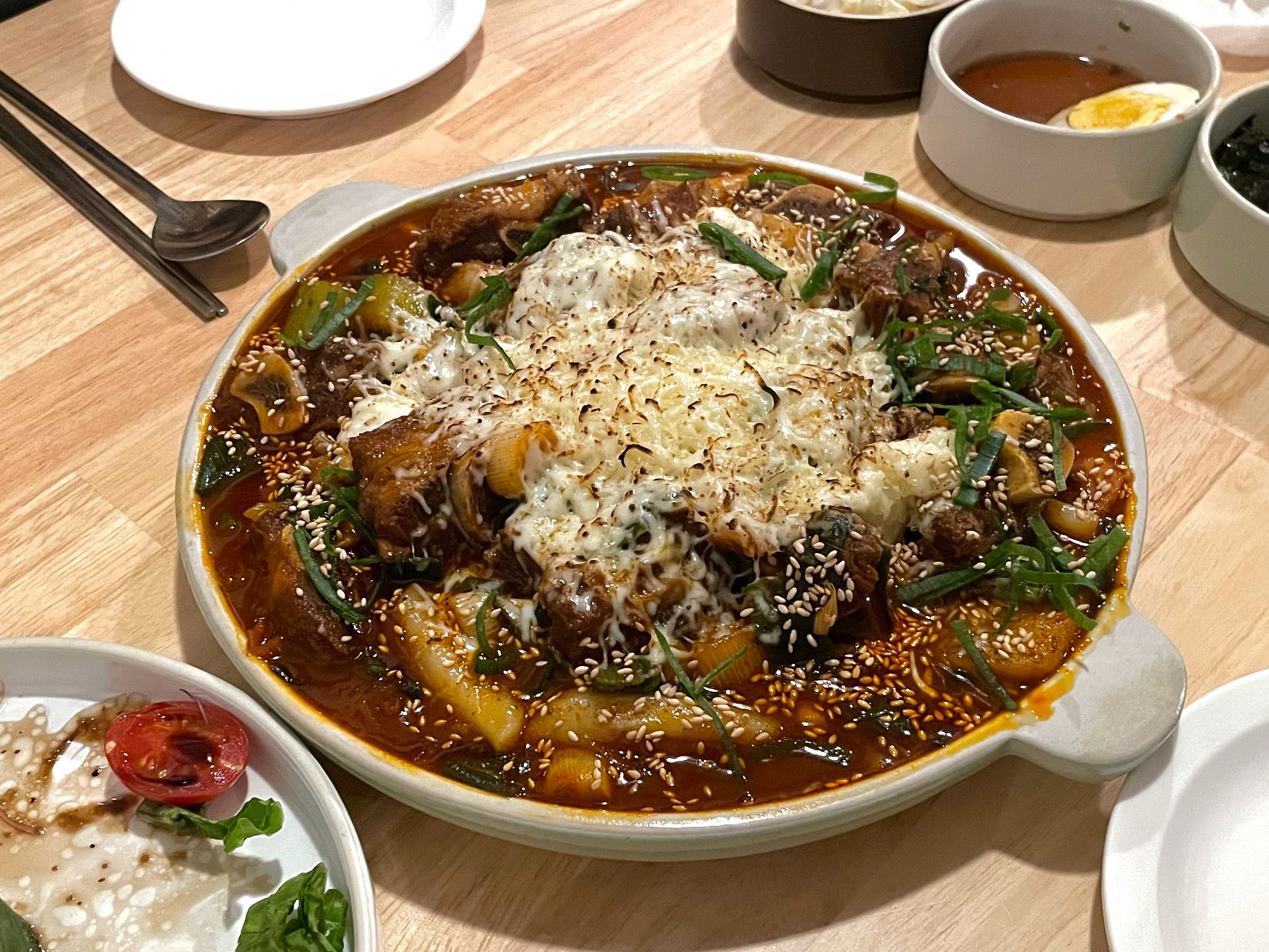松软的辣牛肉排蒸餐厅庆州黄里丹路“Sook”🍖