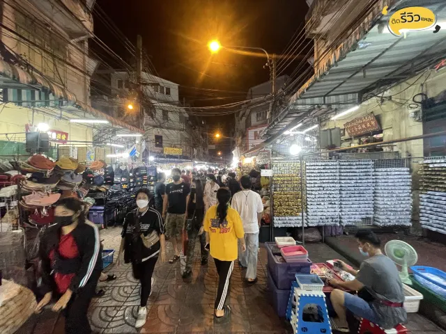 ตลาดสำเพ็งตอนกลางคืน กรุงเทพ