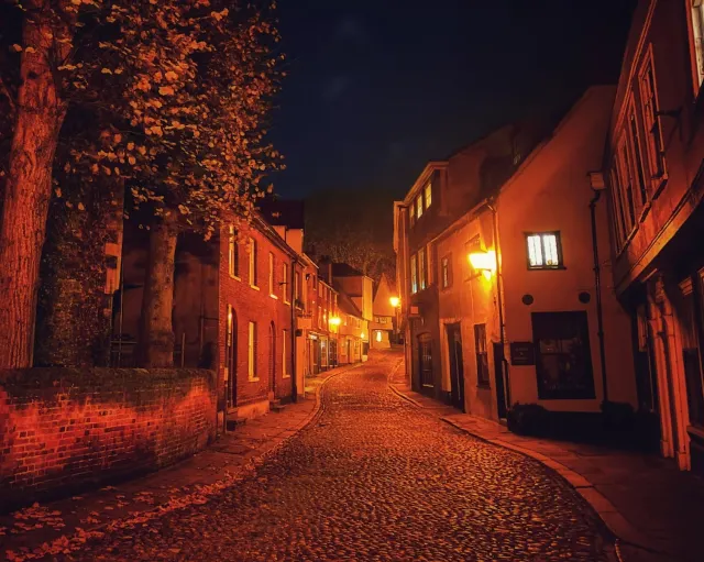 Norwich bei Nacht