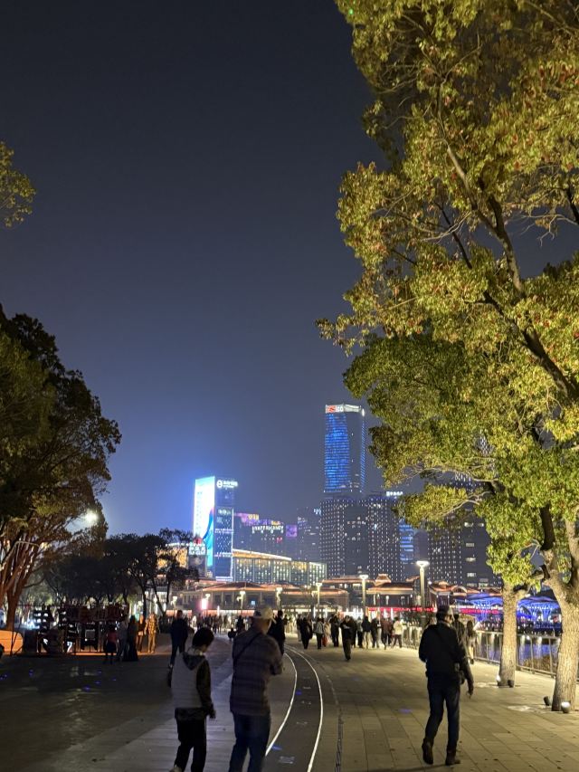 金鸡湖景区-入戏雕塑(大相框)旅行图片 3