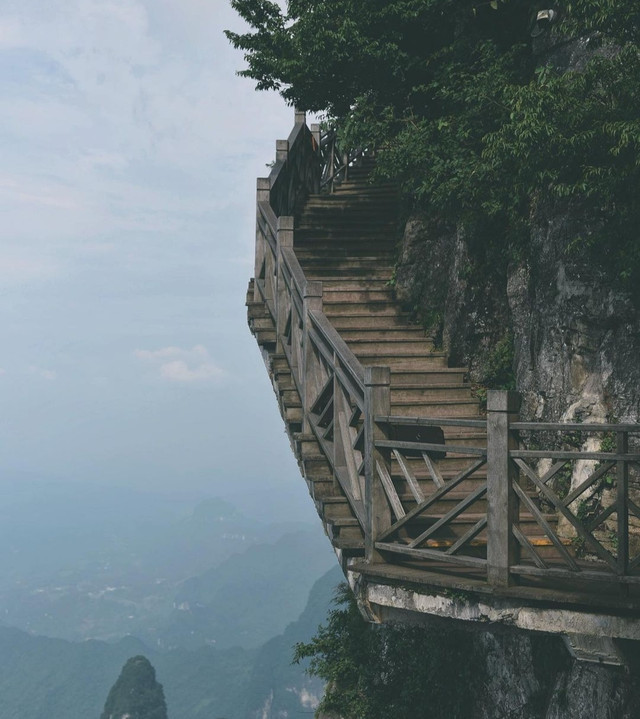 玻璃栈道天门山图片