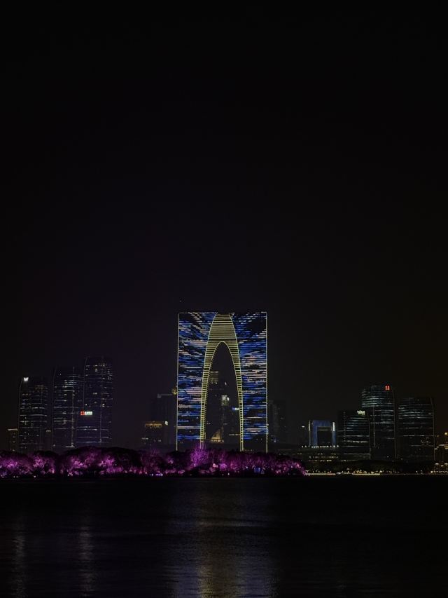 金鸡湖景区-入戏雕塑(大相框)旅行图片 1