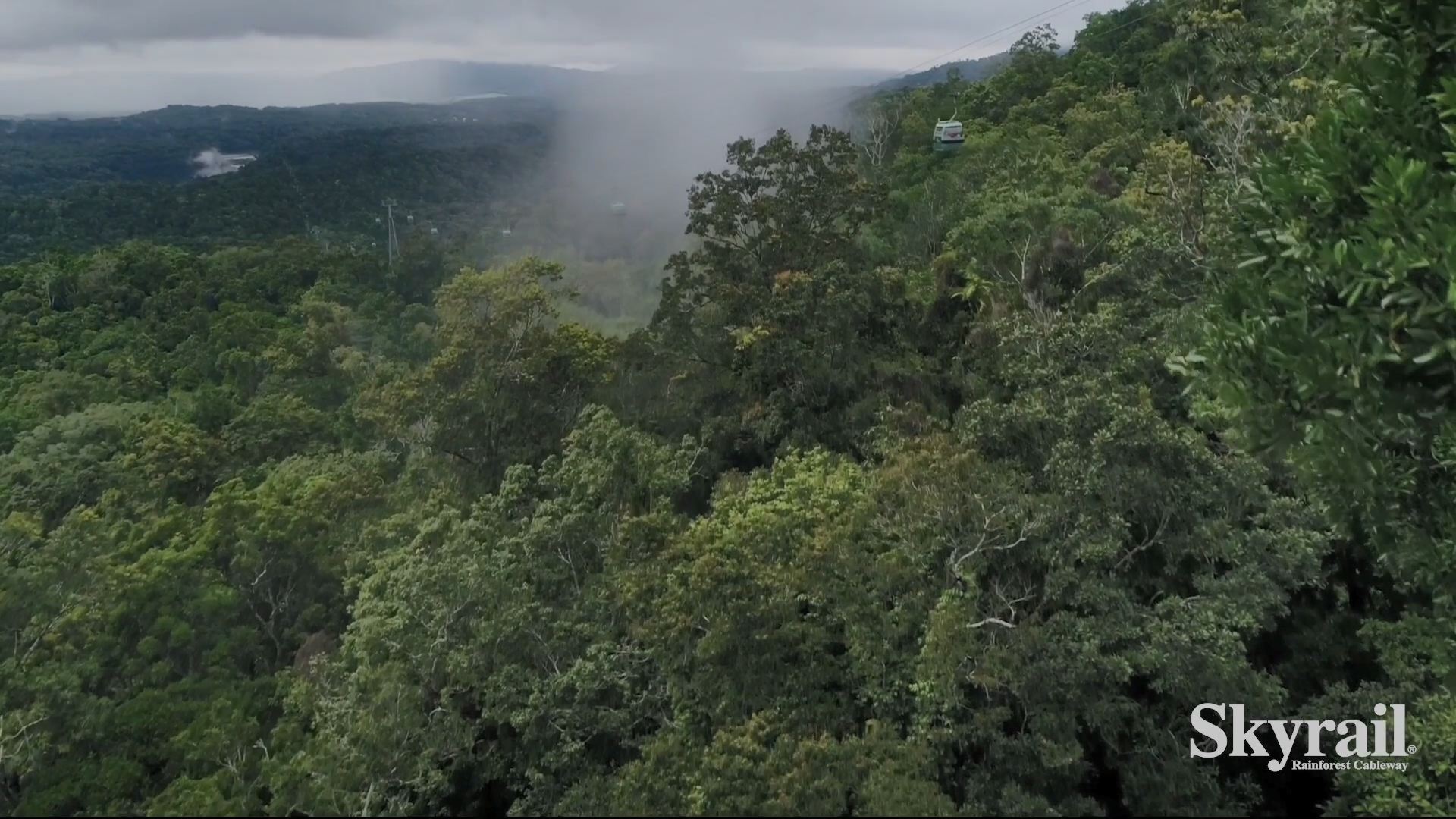 Skyrail热带雨林缆车航拍视频