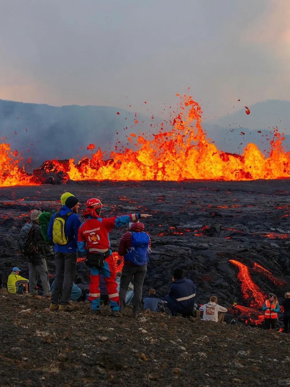 冰岛火山喷发，感受大地的心跳