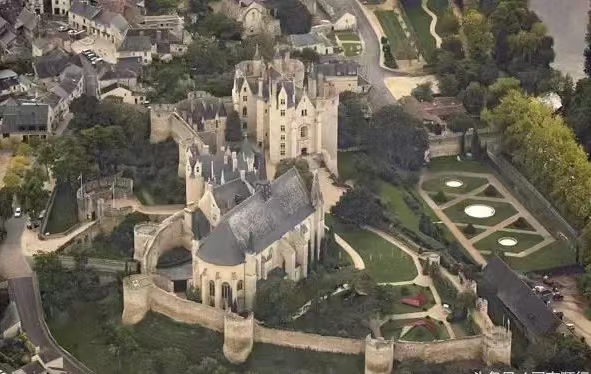 沉淀了无数历史故事和传说的卢瓦尔城堡