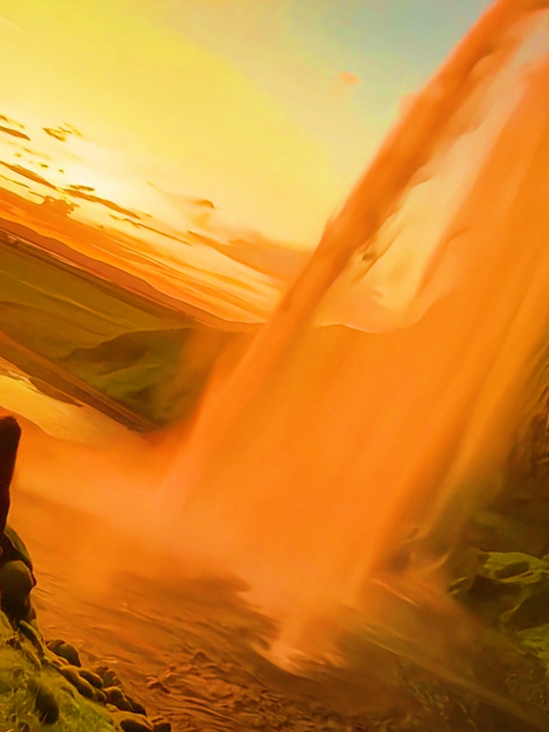 夕阳下的塞里雅兰瀑布真的好美