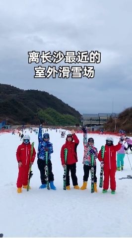 当然要来滑个雪啦！