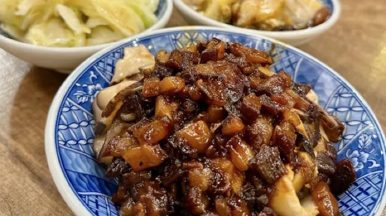 台北夜市美食 - 「小王煮瓜」魯肉飯