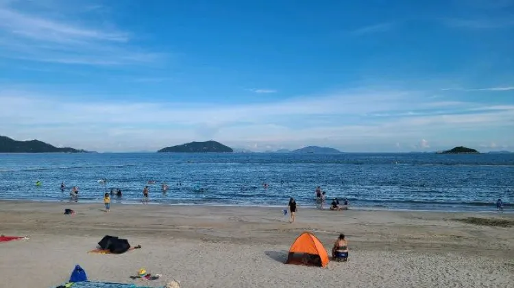 泳灘海岸綫很長