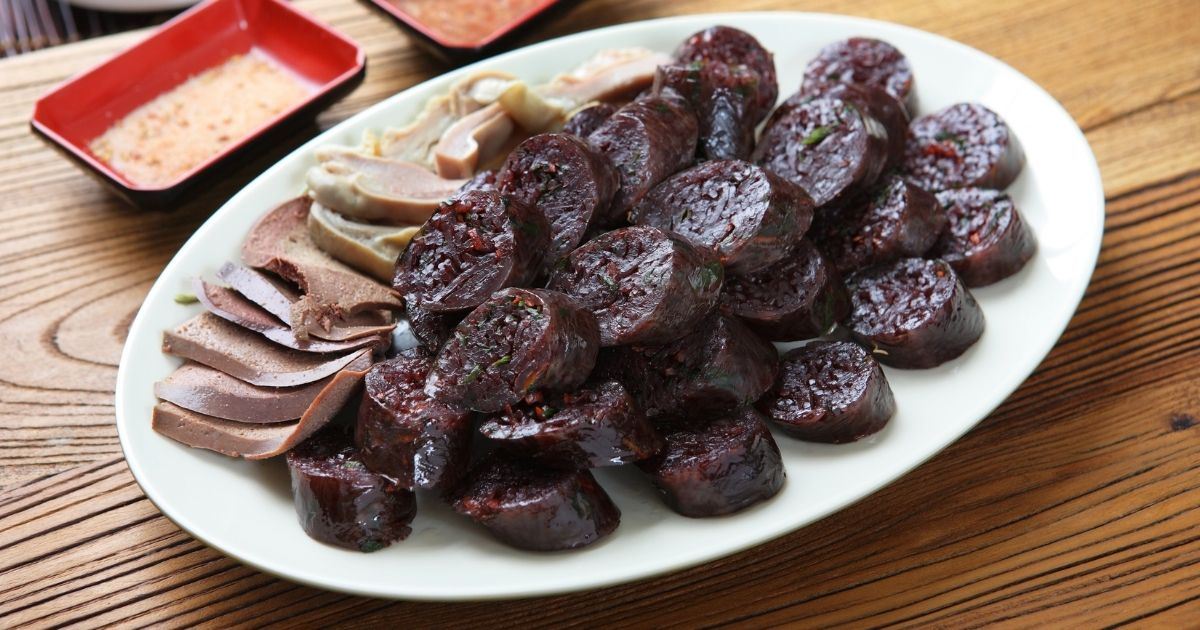 20 สตรีทฟู้ดเกาหลี 2569 อร่อยฟินถึงถิ่น พร้อมพิกัดย่านดังที่สายกินห้ามพลาด | Trip.com