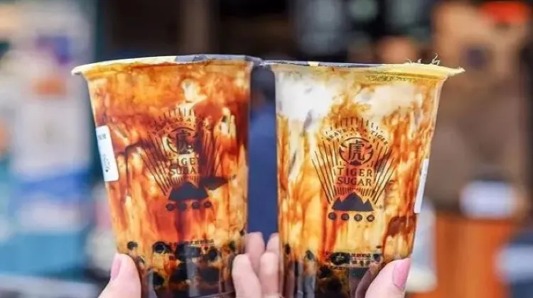 奶茶經沖泡後會呈現黑糖虎紋