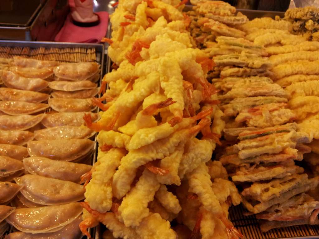 20 สตรีทฟู้ดเกาหลี 2569 อร่อยฟินถึงถิ่น พร้อมพิกัดย่านดังที่สายกินห้ามพลาด | Trip.com