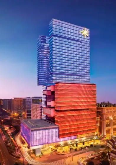 星際酒店樓高38層