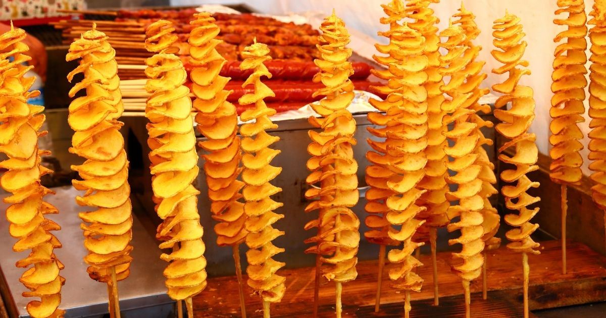 20 สตรีทฟู้ดเกาหลี 2569 อร่อยฟินถึงถิ่น พร้อมพิกัดย่านดังที่สายกินห้ามพลาด | Trip.com