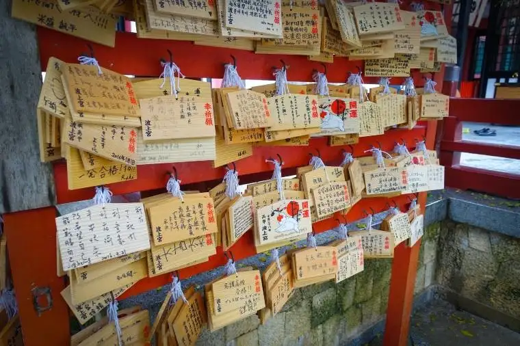 旅客可在繪馬上寫上心願