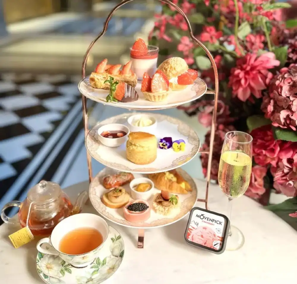 每份套餐奉送無限量添飲咖啡及茶。