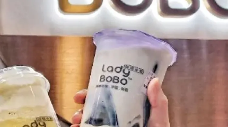 各式飲品可另加芋薯圓、荔枝椰果等配料