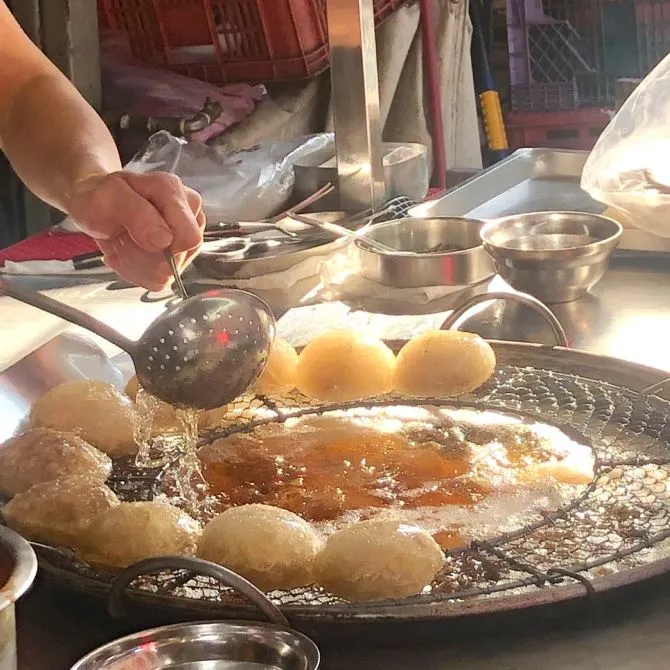 手工炸肉圓　　圖片來源：南西小姐遊玩趣\Trip.com Moment