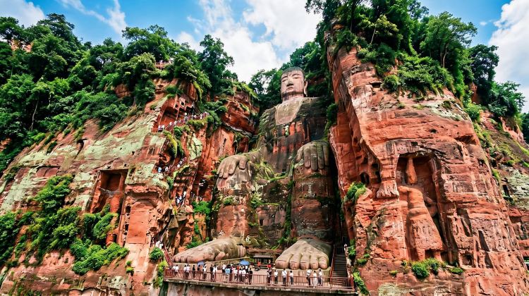 2D1N · Group Tours · Panda Encounter Tour: Round-trip High-speed Trains & Hiking at Leshan Giant Buddha