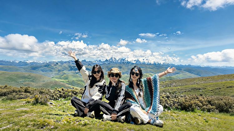 <7天>【成都+四姑娘山景区+新都桥+稻城亚丁】·8人团+9座保姆车+5晚4钻酒店+升级2晚有氧房丨可选青年团丨赠送专车接送机+藏服旅拍