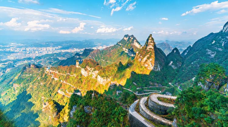 6-Day Golden Autumn Hunan Private Tours: Changsha, Tianmen Mountain, Zhangjiajie, Fenghuang Ancient Town, Furong Town