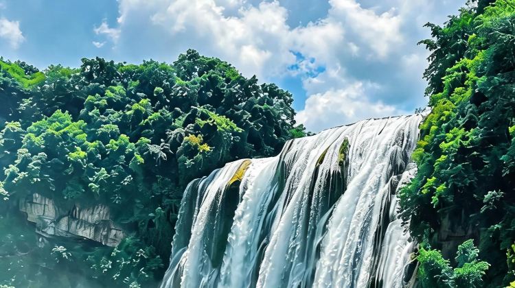 5-Day Huangguoshu Scenic Area in Guizhou + Xijiang Qianhu Miao Village + Libo Xiaoqikong Scenic Area + Qingyan Ancient Town