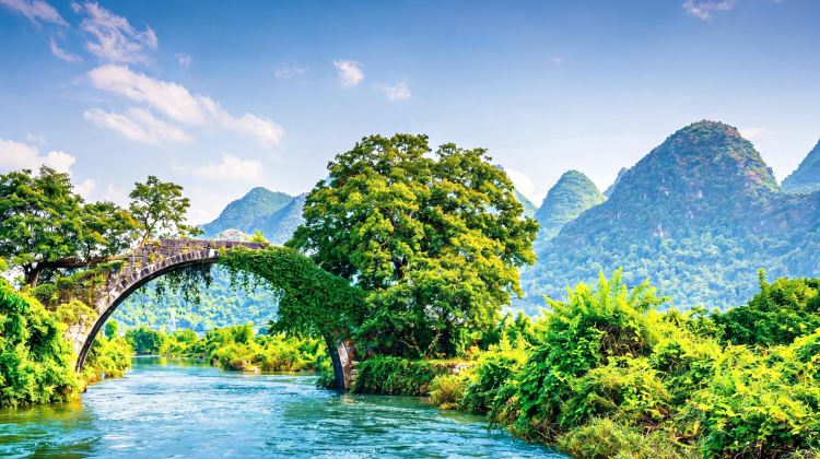 2-Day Guilin Cherish Love Journey: China+ Guilin + Yangshuo + Li River Cruise | 15 Pax Small Group | 4-star Hotel