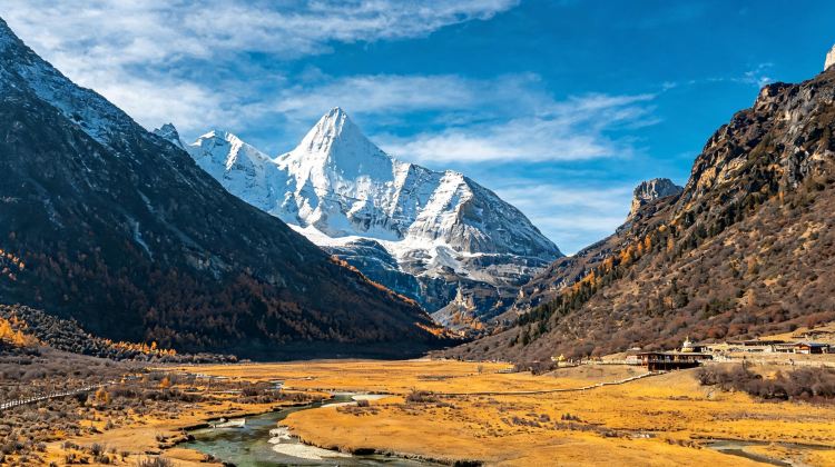5-Day Enjoying the Holiday: Daocheng Yading + Mount Siguniang + Yuzixi