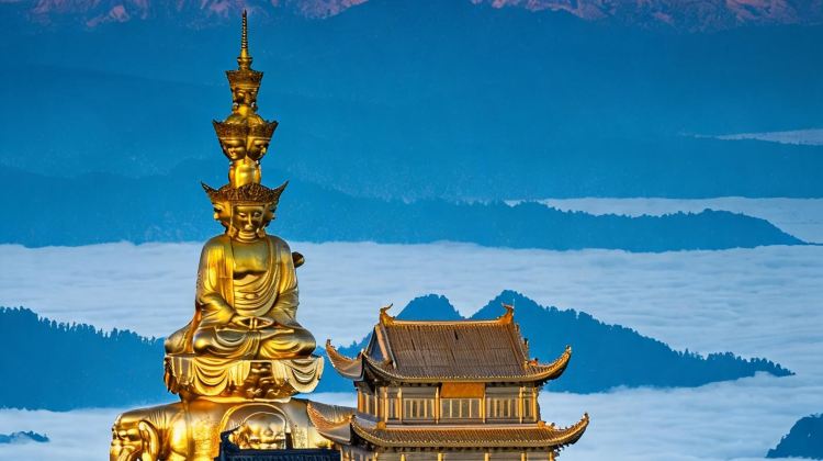 8-Day Private Tour: Chengdu + Mount Siguniang + Mount Emei + Dujiangyan + Moshi Park Scenic Area + Kangding Love Song (Mugecuo) Scenic Area