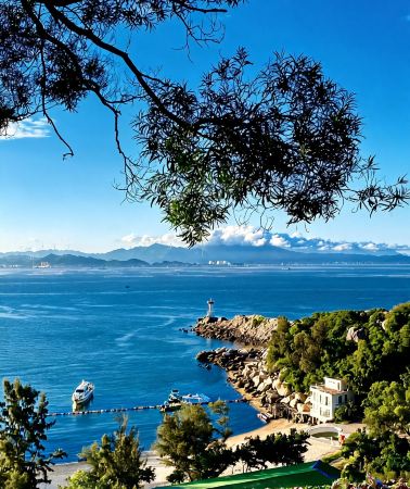 4D3N • Shantou-Chaozhou-Nan'ao Island, Trace filming sites of 'Letter to Grandma', follow Overseas Chinese Nanyang trails. Enjoy a sea outing, taste authentic Chaoshan flavors, customizable itineraries