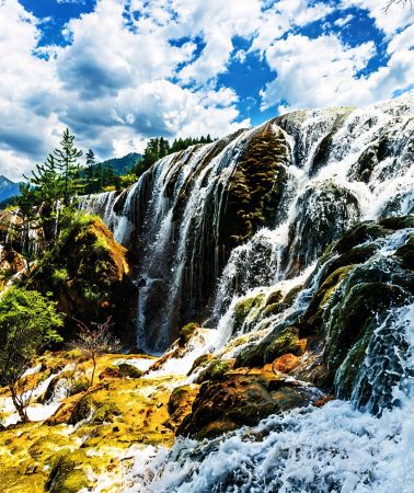 8D7N • Sichuan Jiuzhaigou + Huanglong National Park + Sanxingdui Museum + Dujiangyan Scenic Area + Leshan Giant Buddha + Mount Emei