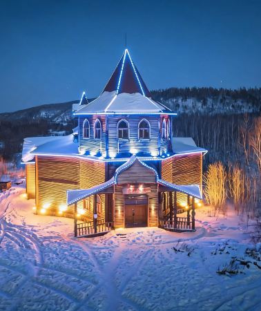 3D2N • Max 8 person Small Group · Mohe · Free themed costume photos and water-splashing-to-ice activity upon inquiry, limited spots available. Beiji Village + Blue-hour photography 
