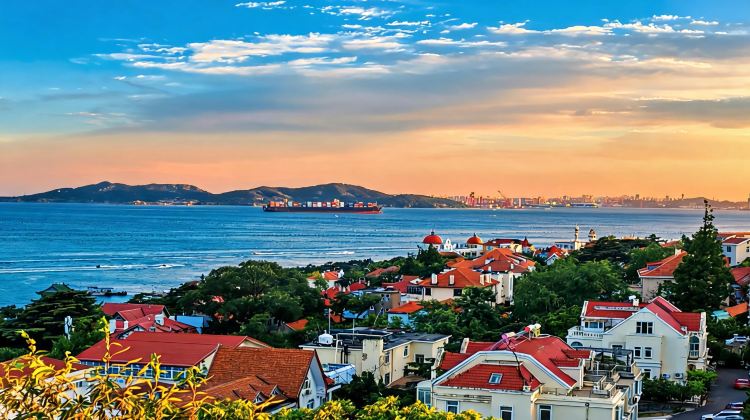 5-Day Mountain, beer & golden shore Qingdao trip: Laoshan Scenic Spot, Tsingtao Beer Museum, Golden Beach: Free Panoramic Double-Decker Yacht Cruise