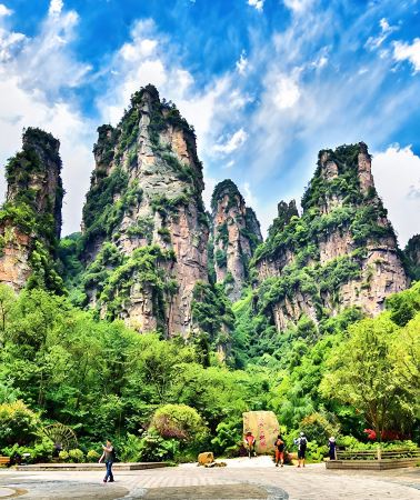 5D4N • Zhangjiajie National Forest Park + Tianmen Mountain Cableway + Tianzi Mountain + Furong Town + Fenghuang Ancient Town