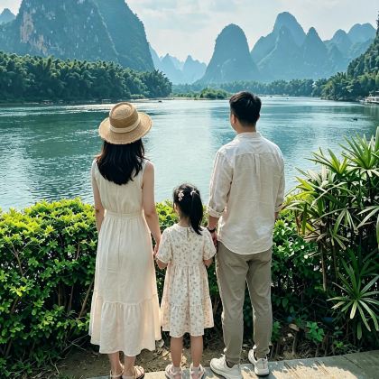 桂林+阳朔+漓江+遇龙河竹筏漂游5日4晚跟团游