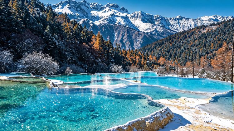 3-Day Jiuzhaigou + Huanglong National Scenic Area + Sanxingdui Museum