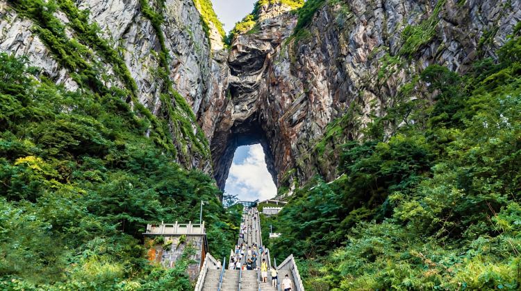 5-Day Zhangjiajie Private Tours: Tianmen Mountain National Forest Park + Fenghuang Ancient Town + Furong Town + Zhangjiajie National Forest Park