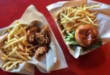 Hoot's Bar & Grill美食图片