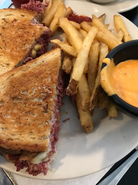 Alex's Restaurant餐厅图片