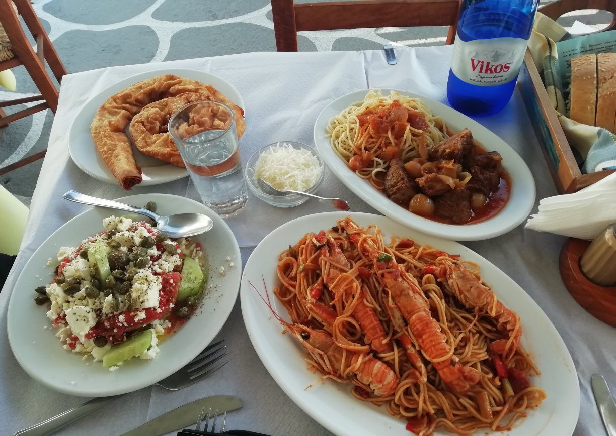 Manolis Tavern