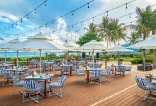 金茂三亚亚龙湾丽思卡尔顿酒店·海边西餐厅·海鲜烧烤·现场乐队·浪漫海景美食图片