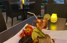 the TOP Restaurant & Lounge餐厅图片
