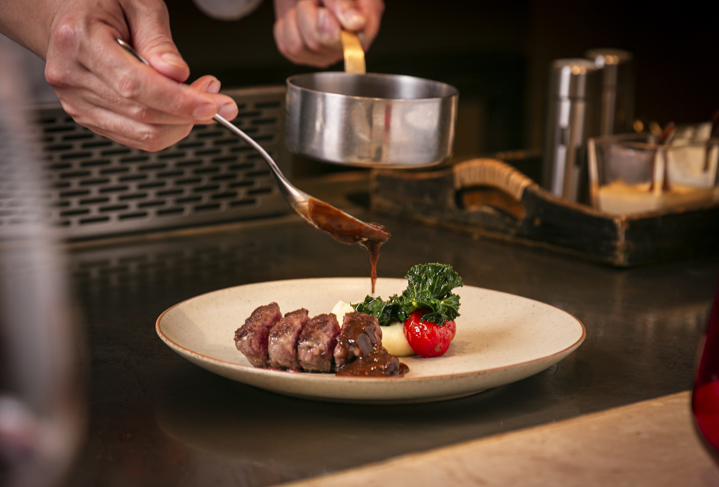 重庆丽晶酒店·罗宾斯牛排馆餐厅图片