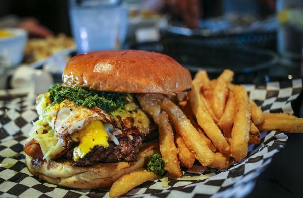 Iron Horse Tavern