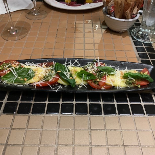 Via's Restaurant & Deli