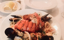 Bella Luna Italian Bistro餐厅图片