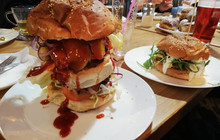 Burgers and Ribs餐厅图片