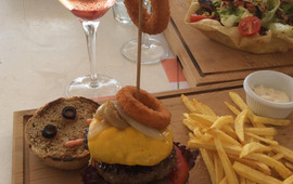 Nur Beach Bar & Restaurant