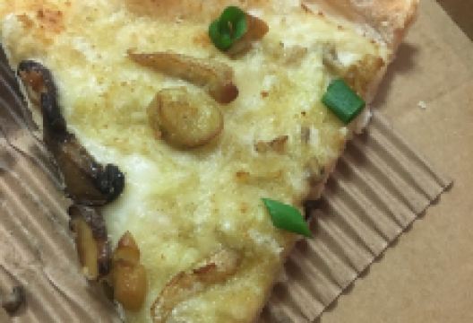 Crust Gourmet Pizza Bar美食图片